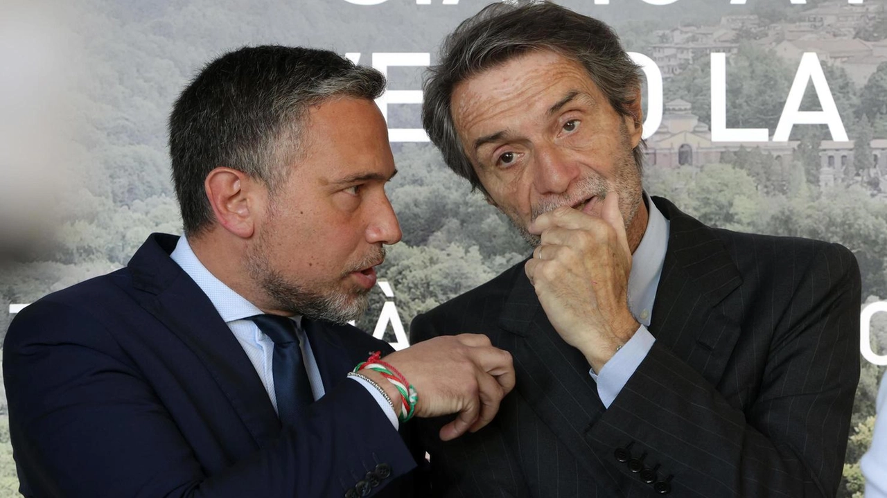Il presidente della Regione Attilio Fontana (a destra) con l’assessore Franco Lucente