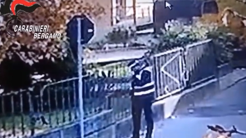 Petardi per simulare fughe di gas, entrare in casa e derubare gli anziani: fermata banda, tre arresti