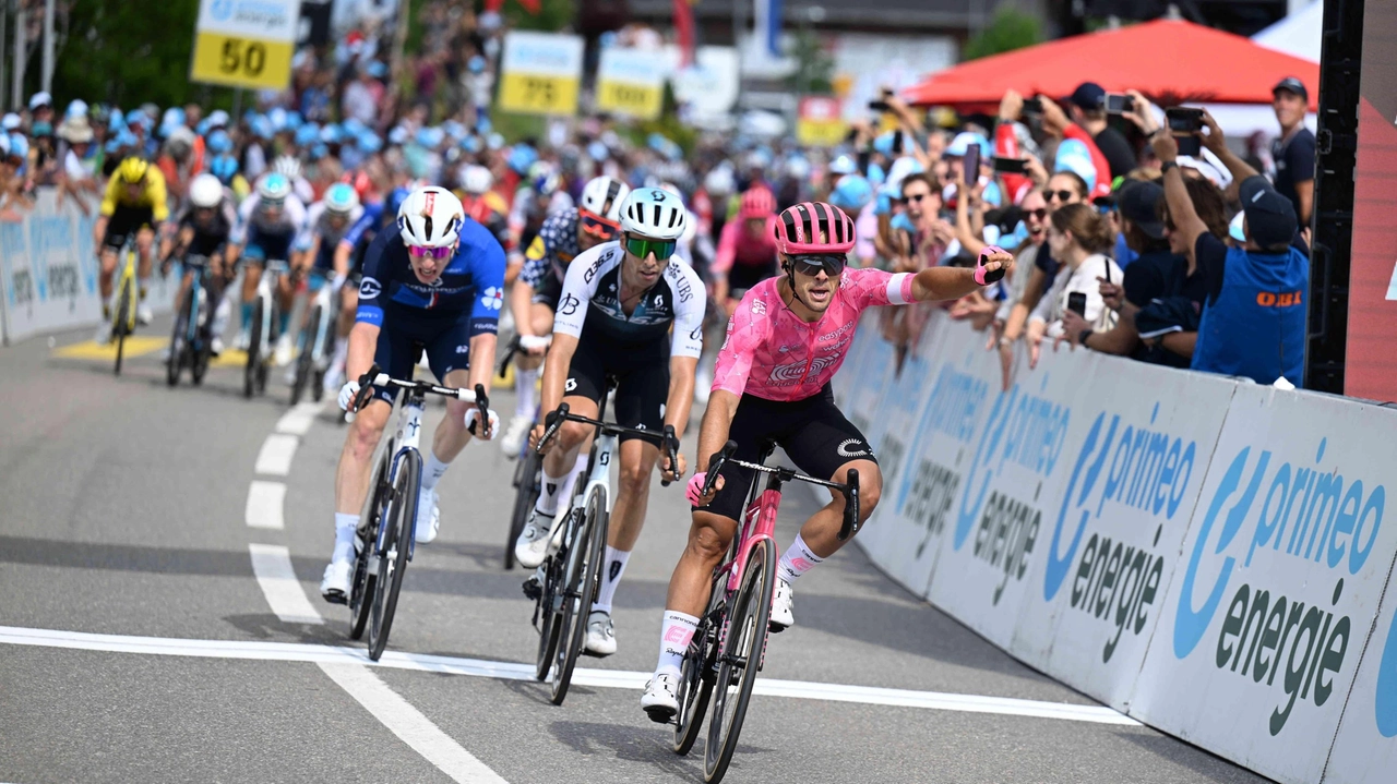 È il gran giorno della tappa valchiavennasca del Tour de Suisse. La località di Piuro, infatti, sarà teatro oggi... È il gran giorno della tappa valchiavennasca del Tour de Suisse. La località di Piuro, infatti, sarà teatro oggi...