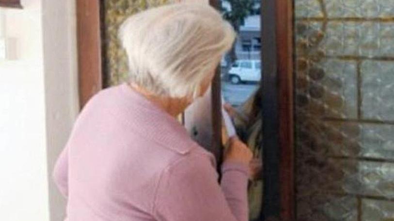 Truffa del falso tecnico a Langosco: "Acqua contaminata" e ruba i gioielli. Il numero antitruffa di PaviaAcque Truffa del falso tecnico a Langosco: "Acqua contaminata" e ruba i gioielli. Il numero antitruffa di PaviaAcque