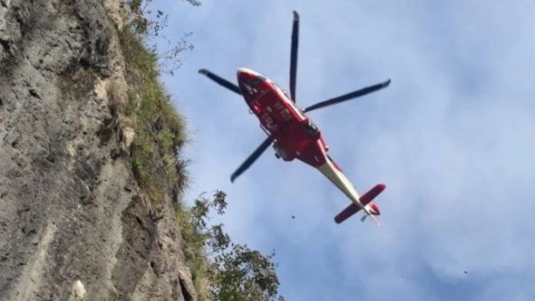 La ricognizione area con l'elicottero dei vigili del fuoco La ricognizione area con l'elicottero dei vigili del fuoco