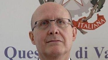 Chiusura temporanea per cinque giorni di un esercizio pubblico di Cuveglio per aver favorito irregolarità nell’utilizzo delle macchinette Vlt... Chiusura temporanea per cinque giorni di un esercizio pubblico di Cuveglio per aver favorito irregolarità nell’utilizzo delle macchinette Vlt...