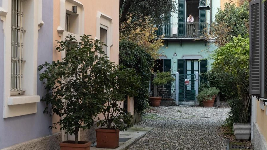 Il quartiere Arcobaleno di via Lincoln, ex villaggio operaio trasformato in attrazione turistica, affronta le sfide dell'urbanizzazione. Il quartiere Arcobaleno di via Lincoln, ex villaggio operaio trasformato in attrazione turistica, affronta le sfide dell'urbanizzazione.