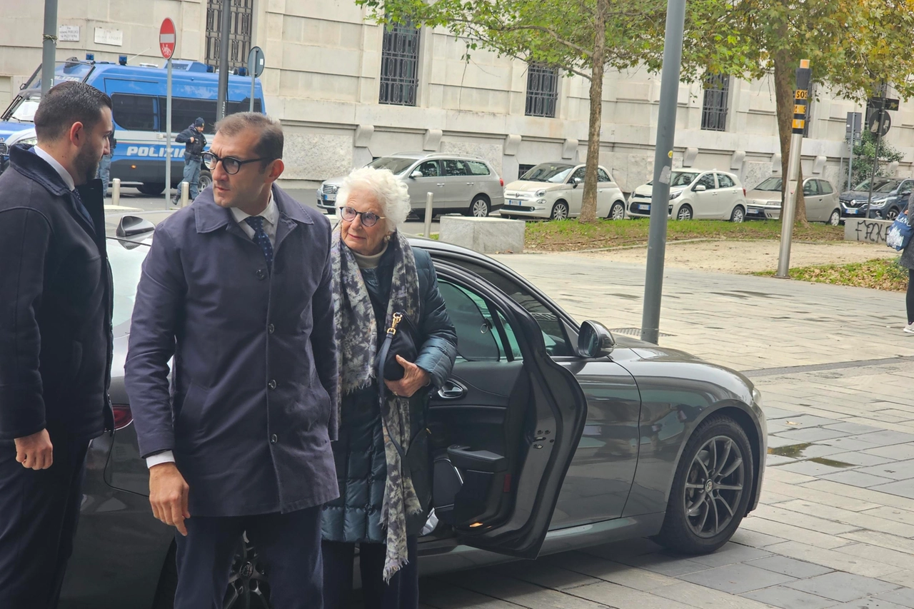 Segre accompagna Picierno al Memoriale della Shoah di Milano