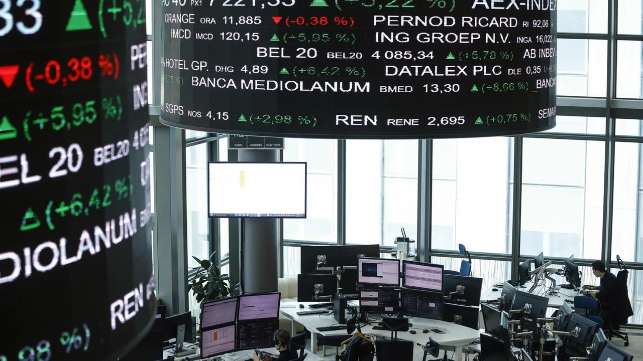 Lo spread tra Italia e Francia sempre azzerato. Sale l'euro