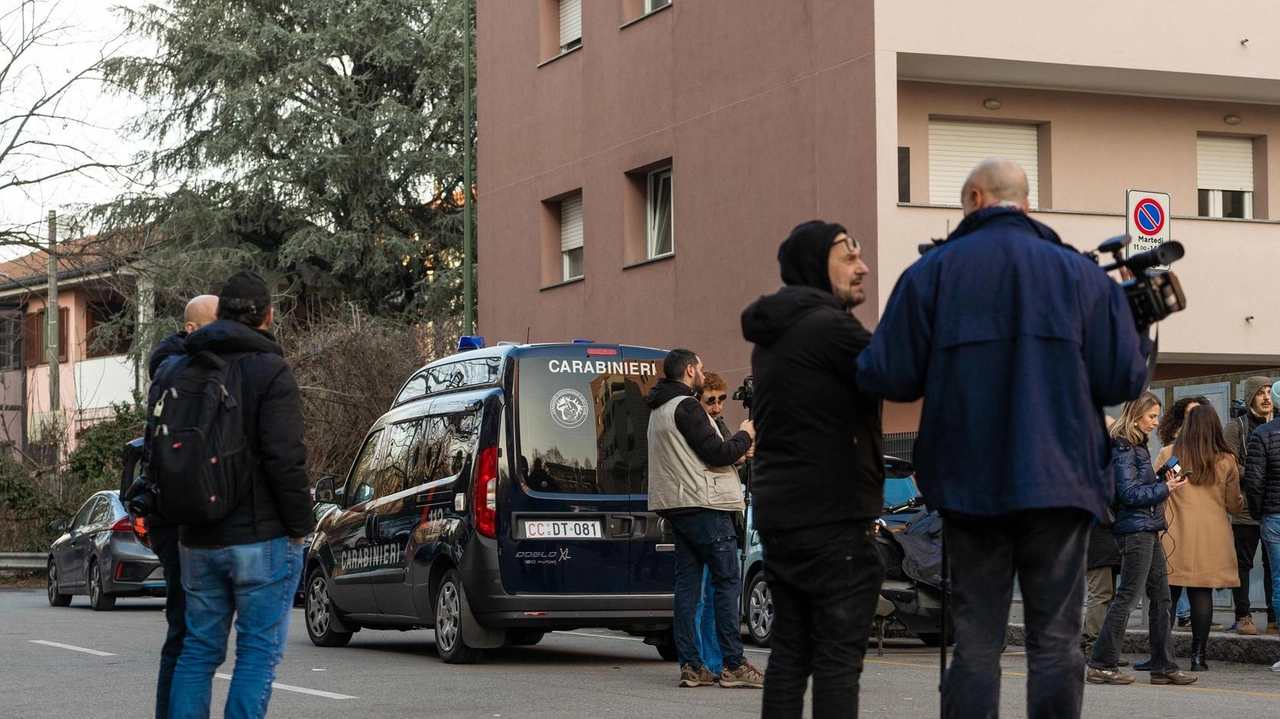 È stata eseguita ieri l’autopsia sul corpicino del feto trovato senza vita giovedì scorso, avvolto in una coperta sul...