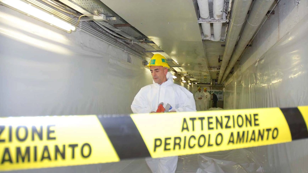 Morti di amianto: chiesta l'archiviazione delle accuse nel processo Fibronit Morti di amianto: chiesta l'archiviazione delle accuse nel processo Fibronit