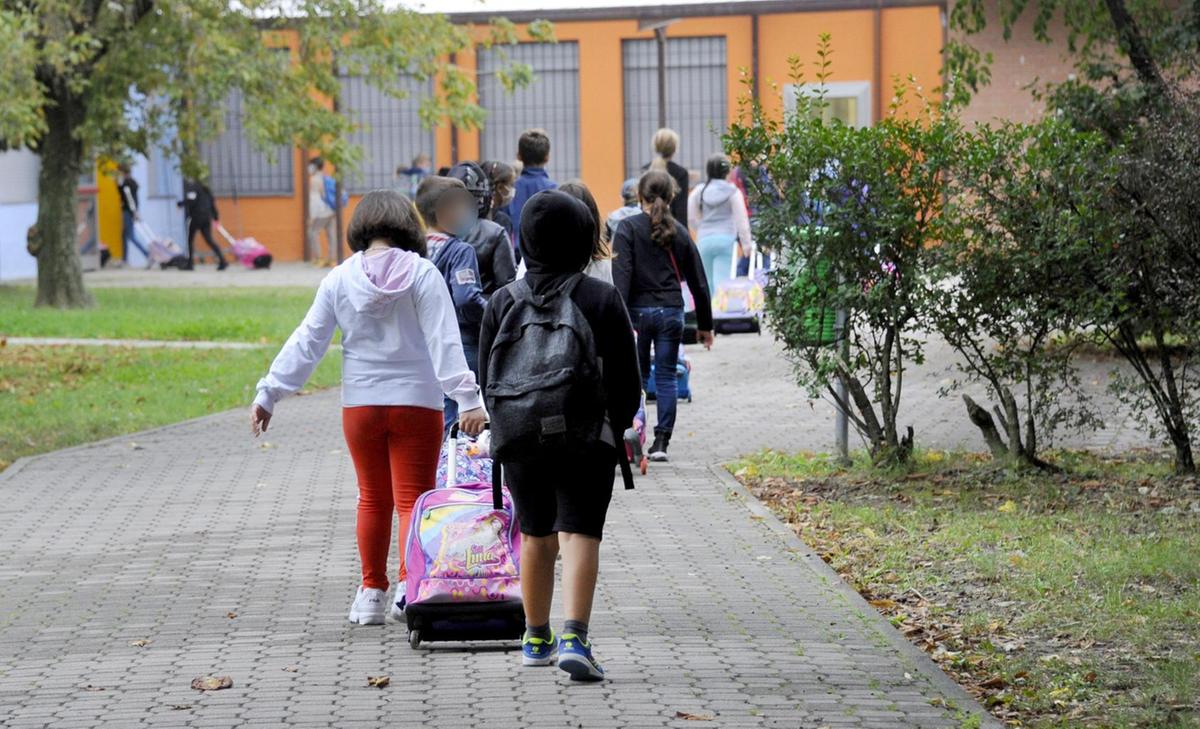Assago facilita il ritorno sui banchi. Centri ricreativi nelle “ore buche“ e soldi per il materiale di studio