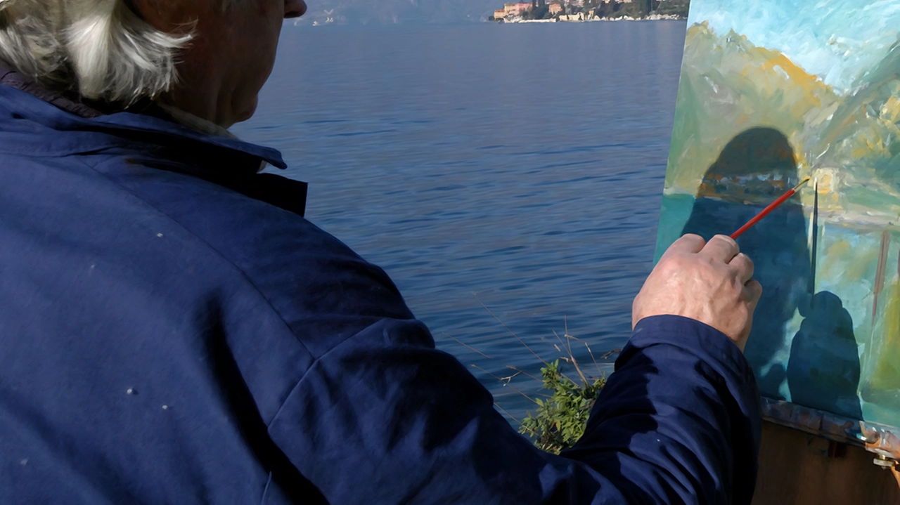 Non solo il lago, ma anche le facciate degli edifici. A Varenna si trova bellezza ovunque, nel paesaggio e... Non solo il lago, ma anche le facciate degli edifici. A Varenna si trova bellezza ovunque, nel paesaggio e...