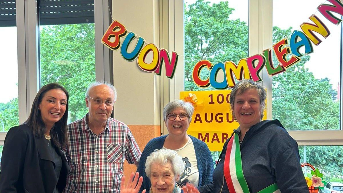 Ancora una centenaria in città. La signora Maria Maso ha tagliato il traguardo dei cento anni di età. , il... Ancora una centenaria in città. La signora Maria Maso ha tagliato il traguardo dei cento anni di età. , il...