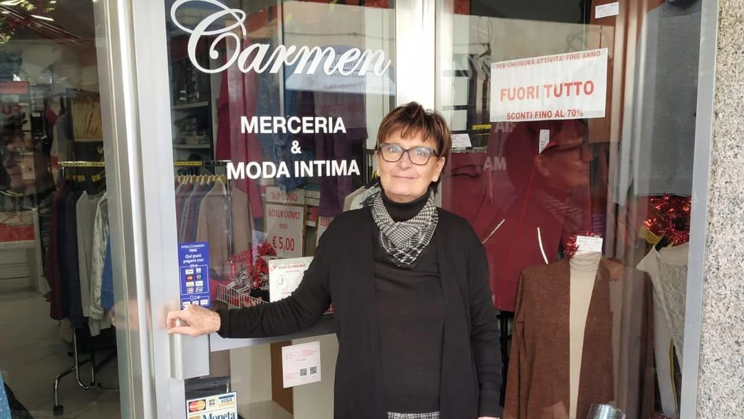 Carmen Garavaglia ha chiuso il negozio di merceria e moda intima dopo quasi cinquant’anni di attività Carmen Garavaglia ha chiuso il negozio di merceria e moda intima dopo quasi cinquant’anni di attività