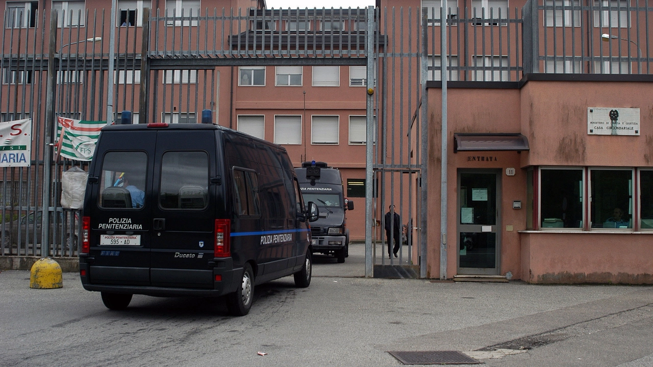 Il carcere Bassone di Como Il carcere Bassone di Como