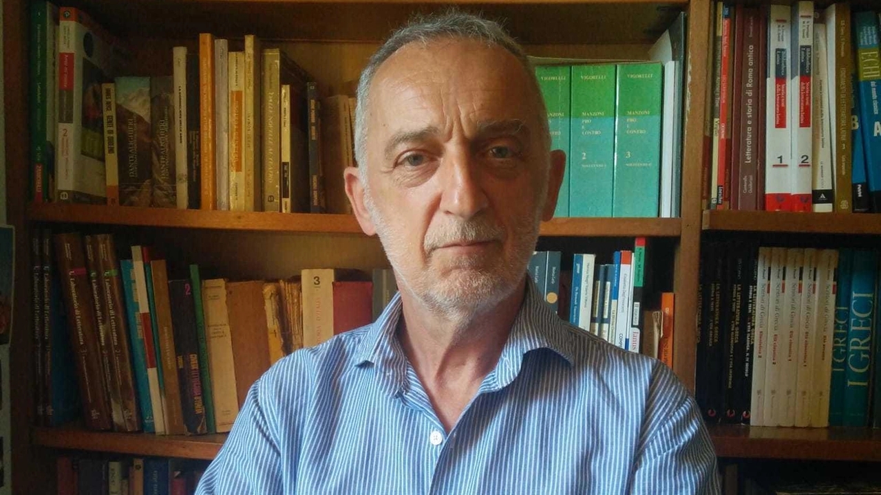 Lodovico Piazza per 42 anni ha insegnato italiano al Collegio Bianconi, all’Olivetti e al liceo linguistico Mosè Bianchi Lodovico Piazza per 42 anni ha insegnato italiano al Collegio Bianconi, all’Olivetti e al liceo linguistico Mosè Bianchi