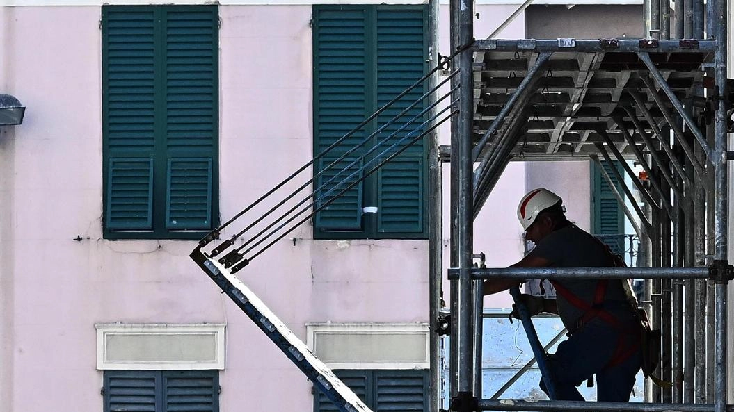 È finita nel mirino dei militari un’azienda di Castellanza che noleggia ponteggi per l’edilizia Sequestro da mezzo milione di euro e 24 denunce È finita nel mirino dei militari un’azienda di Castellanza che noleggia ponteggi per l’edilizia Sequestro da mezzo milione di euro e 24 denunce
