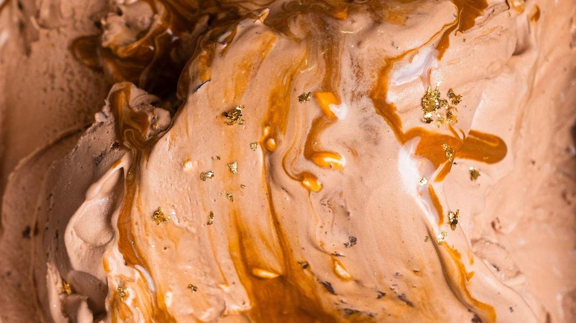 Io, da informatico a gelataio. Ho venduto tutto e dormito in bottega per seguire il mio sogno (realizzato) Io, da informatico a gelataio. Ho venduto tutto e dormito in bottega per seguire il mio sogno (realizzato)