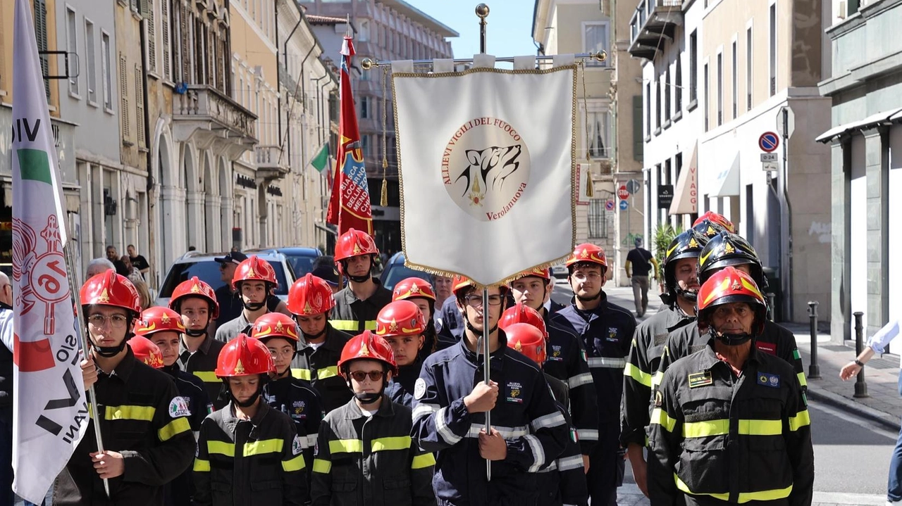 I vigili del fuoco di Brescia? Sotto organico e in condizioni di intervento difficili, non sempre al passo con... I vigili del fuoco di Brescia? Sotto organico e in condizioni di intervento difficili, non sempre al passo con...