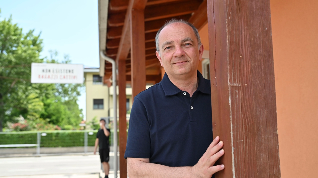 Don Claudio Burgio, 55 anni, cappellano del Beccaria e anima della comunità Kayros Don Claudio Burgio, 55 anni, cappellano del Beccaria e anima della comunità Kayros