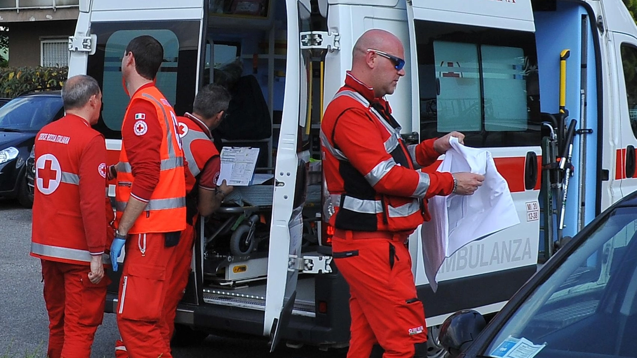 L’operaio ferito è stato trasportato all’ospedale San Gerardo di Monza I sindacati chiedono più misure per la sicurezza dei lavoratori L’operaio ferito è stato trasportato all’ospedale San Gerardo di Monza I sindacati chiedono più misure per la sicurezza dei lavoratori