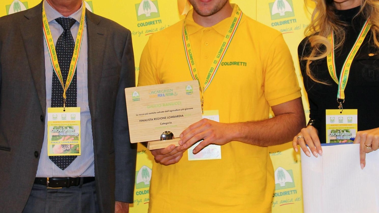 Giulio Ranucci, 21enne agricoltore di Pietragavina, ha ricevuto l'Oscar Green 2024 di Coldiretti Lombardia per la salvaguardia di razze antiche come le mucche Cabannine e i cavalli Merens. Con tecniche naturali, valorizza l'agricoltura sostenibile sulle colline dell'Oltrepò. Giulio Ranucci, 21enne agricoltore di Pietragavina, ha ricevuto l'Oscar Green 2024 di Coldiretti Lombardia per la salvaguardia di razze antiche come le mucche Cabannine e i cavalli Merens. Con tecniche naturali, valorizza l'agricoltura sostenibile sulle colline dell'Oltrepò.