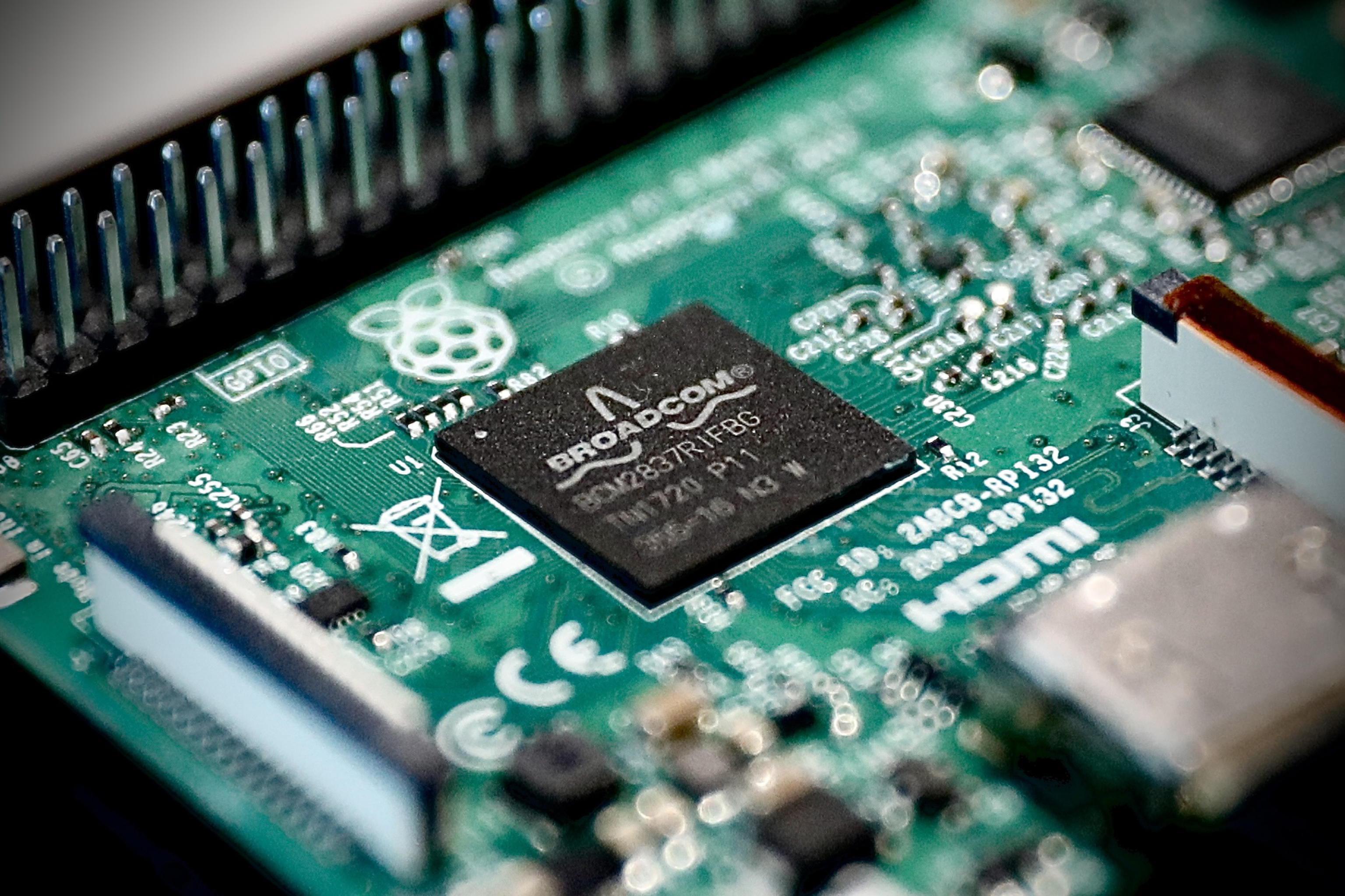 Corsi gratuiti di microelettronica: opportunità di lavoro per 40 disoccupati