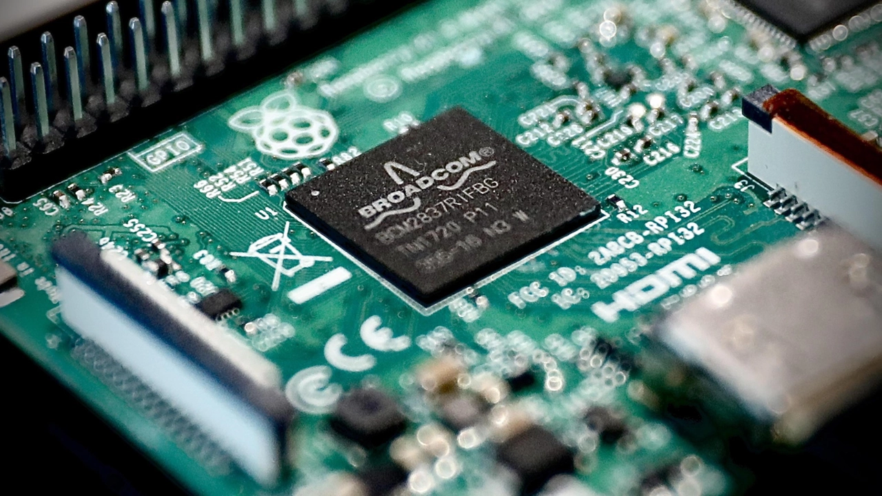 Opportunità di lavoro nella microelettronica, con corsi di formazione per disoccupati