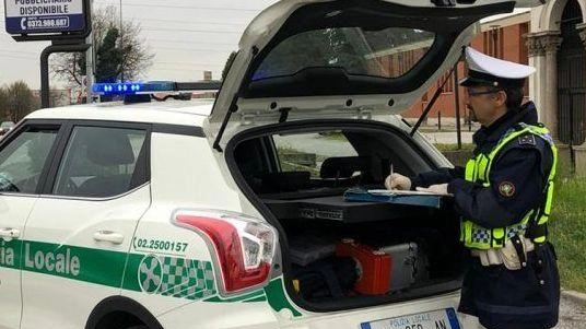 Nerviano, operazione della Locale. Denunciato il conducente di un furgone Nerviano, operazione della Locale. Denunciato il conducente di un furgone