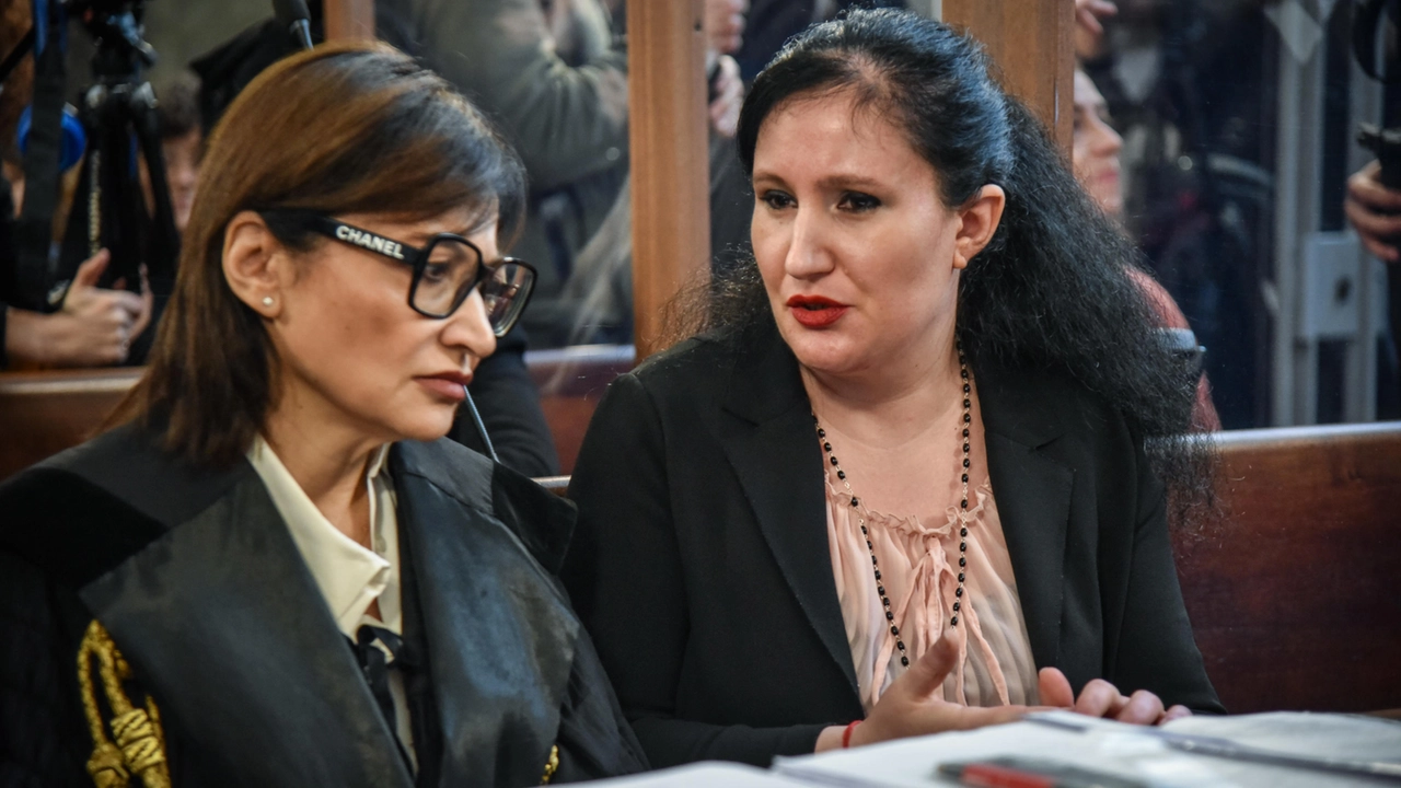 L'avvocato Alessia Pontenani e Alessia Pifferi al processo davanti alla Corte d'Assise L'avvocato Alessia Pontenani e Alessia Pifferi al processo davanti alla Corte d'Assise