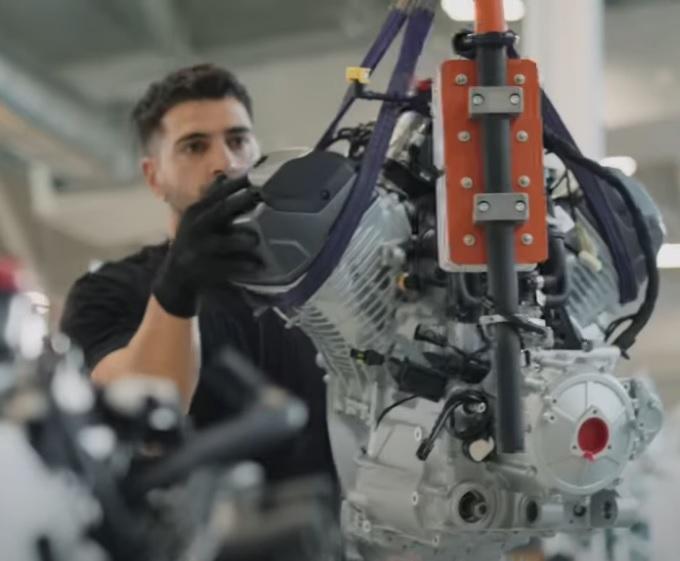 Il nido dell’Aquila firmato Guzzi: a Mandello prende forma il nuovo stabilimento museo