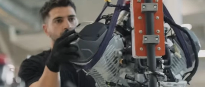 Il nido dell’Aquila firmato Guzzi: a Mandello prende forma il nuovo stabilimento-museo