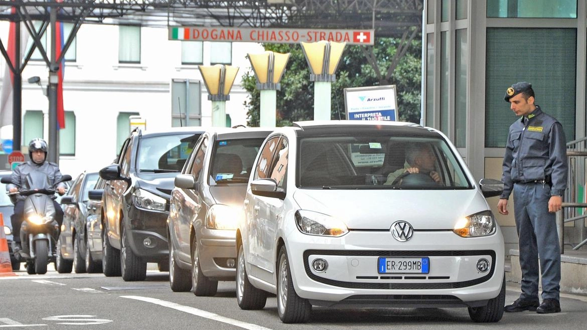 Grazie ai due frontalieri. di Lentate sul Seveso riconosciuti dalle norme la Provincia di Monza e Brianza incassa 2.925,12 euro di ristorni Grazie ai due frontalieri. di Lentate sul Seveso riconosciuti dalle norme la Provincia di Monza e Brianza incassa 2.925,12 euro di ristorni