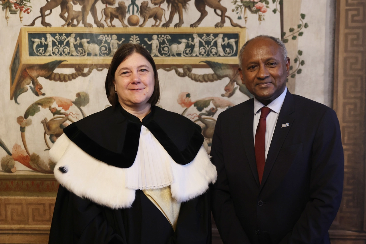 La rettrice della Cattolica Elena Beccalli e Firmin Edouard Matoko