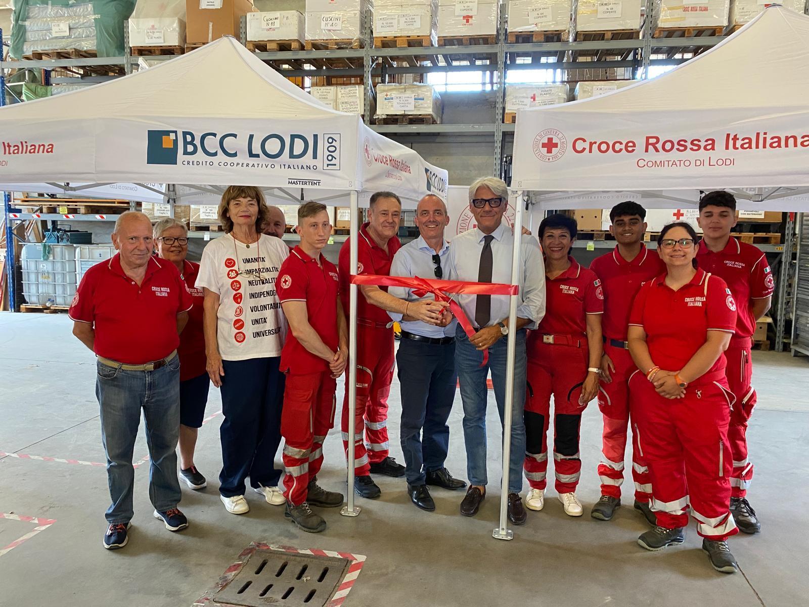 Gazebo donati ai volontari della Croce rossa cittadina Gazebo donati ai volontari della Croce rossa cittadina