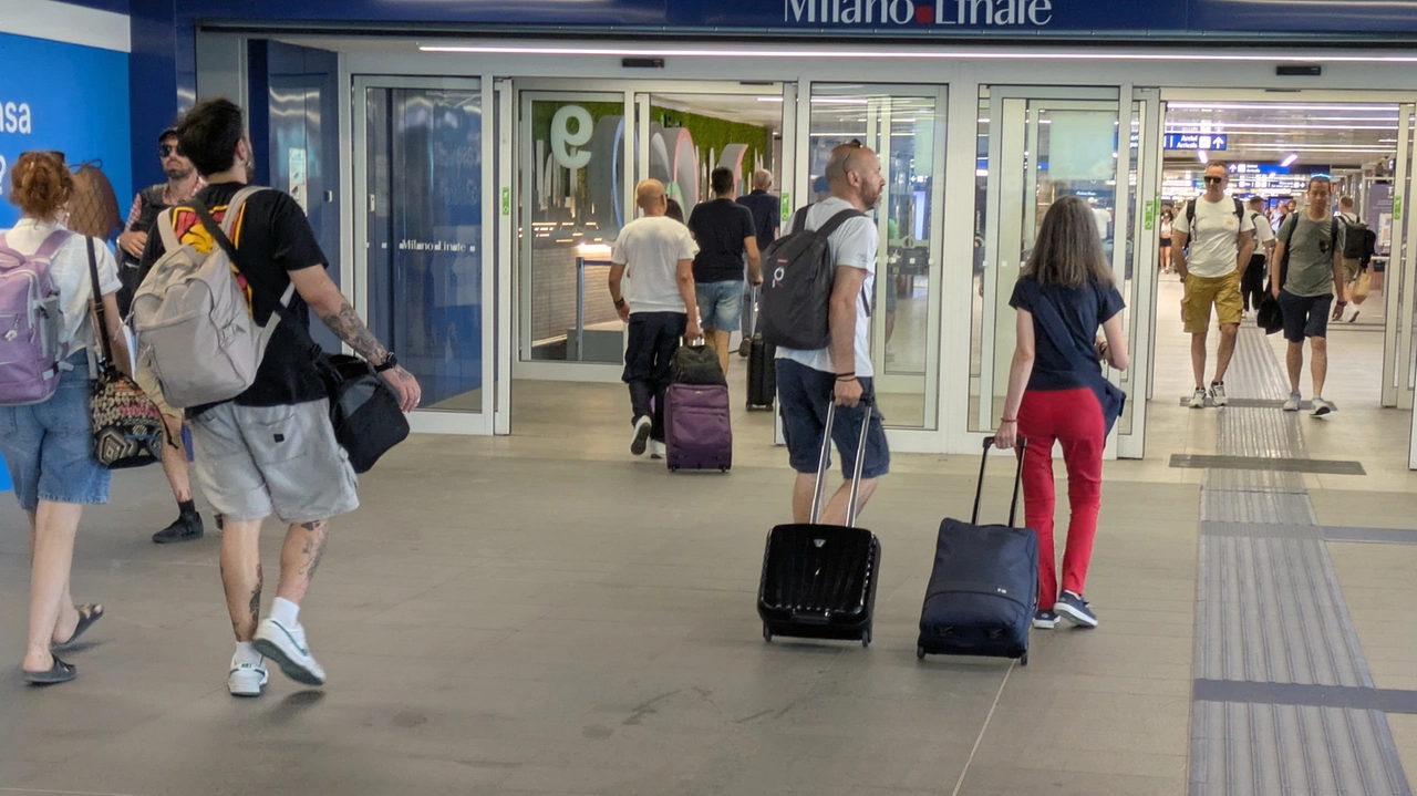 Cancellati 34 voli in partenza dall'aeroporto di Linate a Milano
