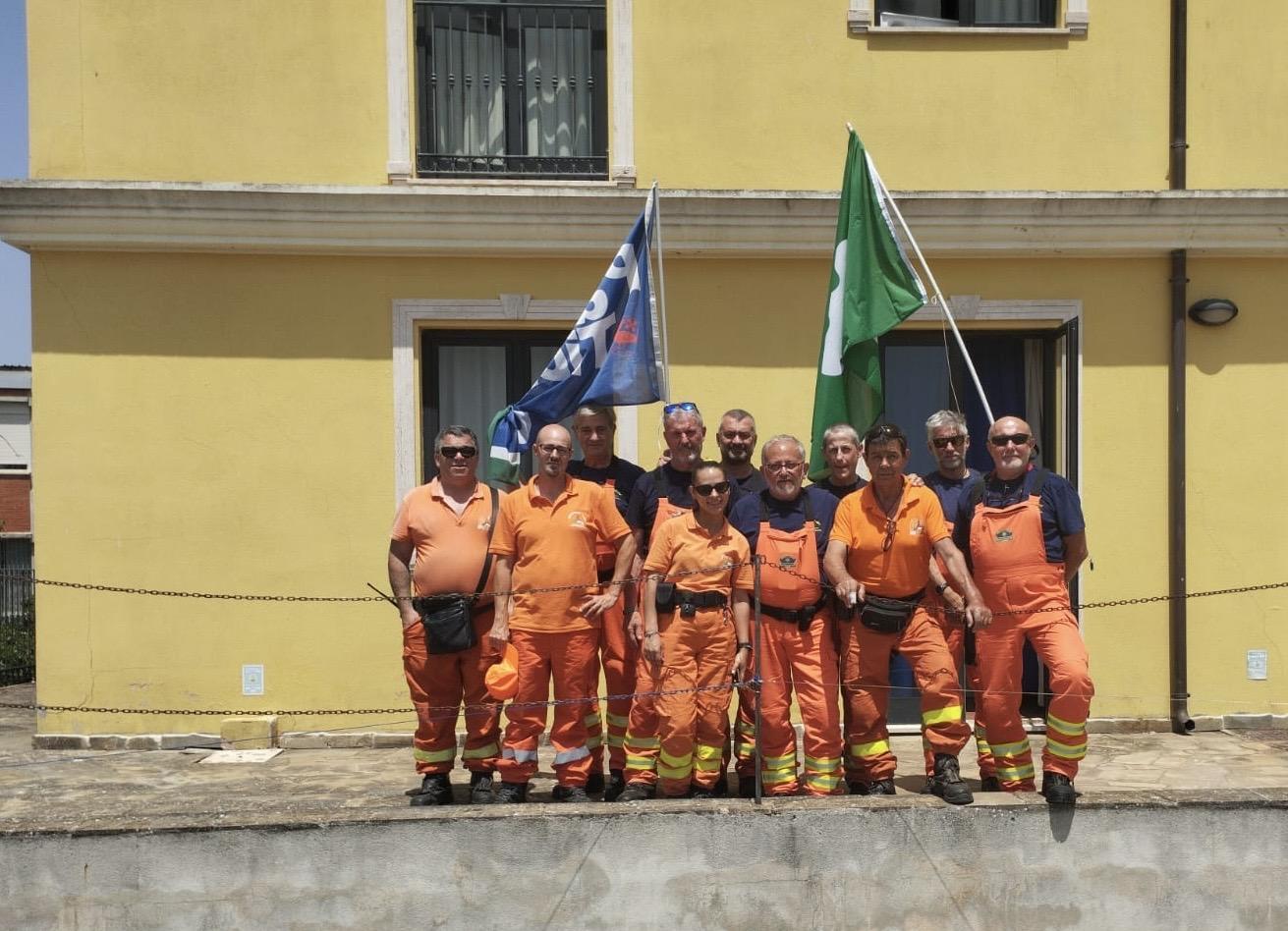 Volontari in Sardegna. Missione salva boschi Volontari in Sardegna. Missione salva boschi