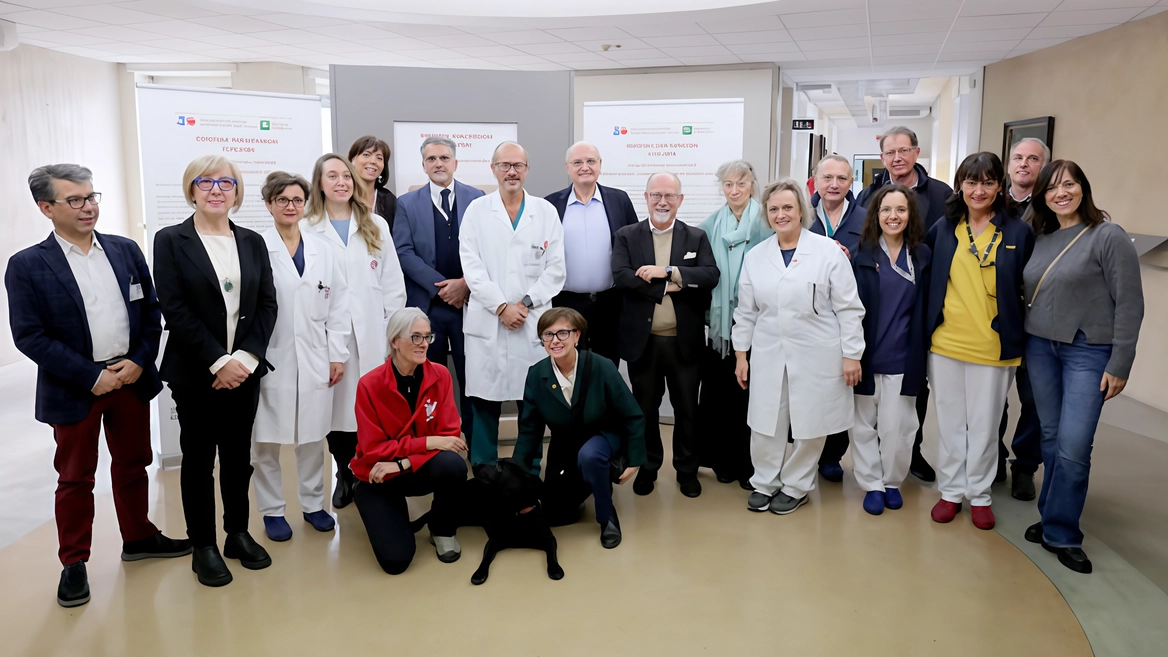 La squadra di medici e volontari del progetto Pet Therapy insieme con Popper e Daria Da Col La squadra di medici e volontari del progetto Pet Therapy insieme con Popper e Daria Da Col