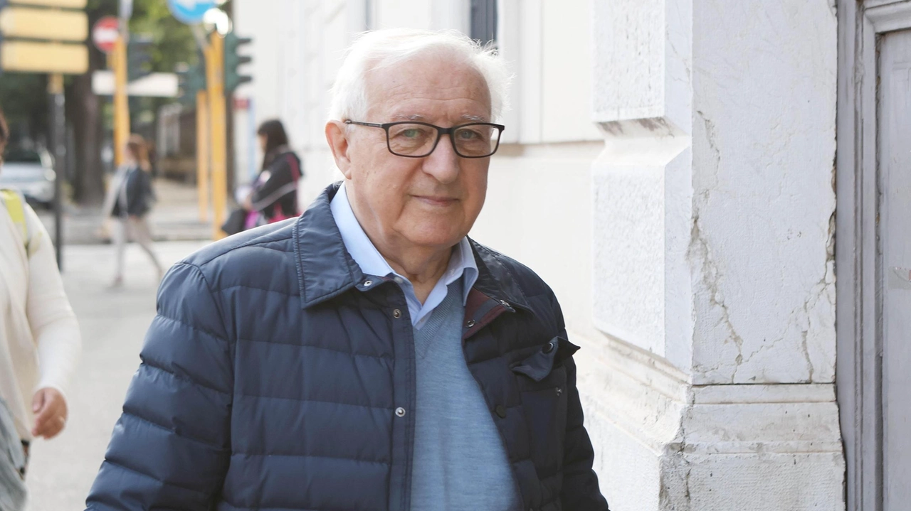 Manlio Milani presidente di Casa della Memoria che ha coinvolto 47 istituti superiori del Bresciano nella consueta indagine Manlio Milani presidente di Casa della Memoria che ha coinvolto 47 istituti superiori del Bresciano nella consueta indagine