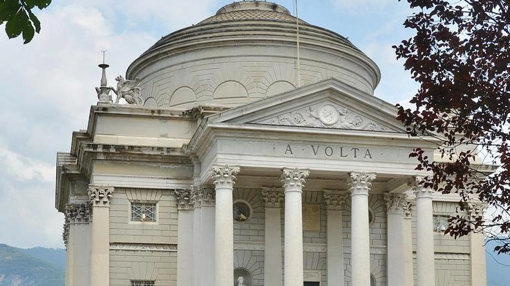Per ricordarlo si è costituito un Comitato nazionale che ieri è stato presentato a Como. Nel 2027 sono in programma mostre, eventi e convegni scientifici internazionali. . Per ricordarlo si è costituito un Comitato nazionale che ieri è stato presentato a Como. Nel 2027 sono in programma mostre, eventi e convegni scientifici internazionali. .