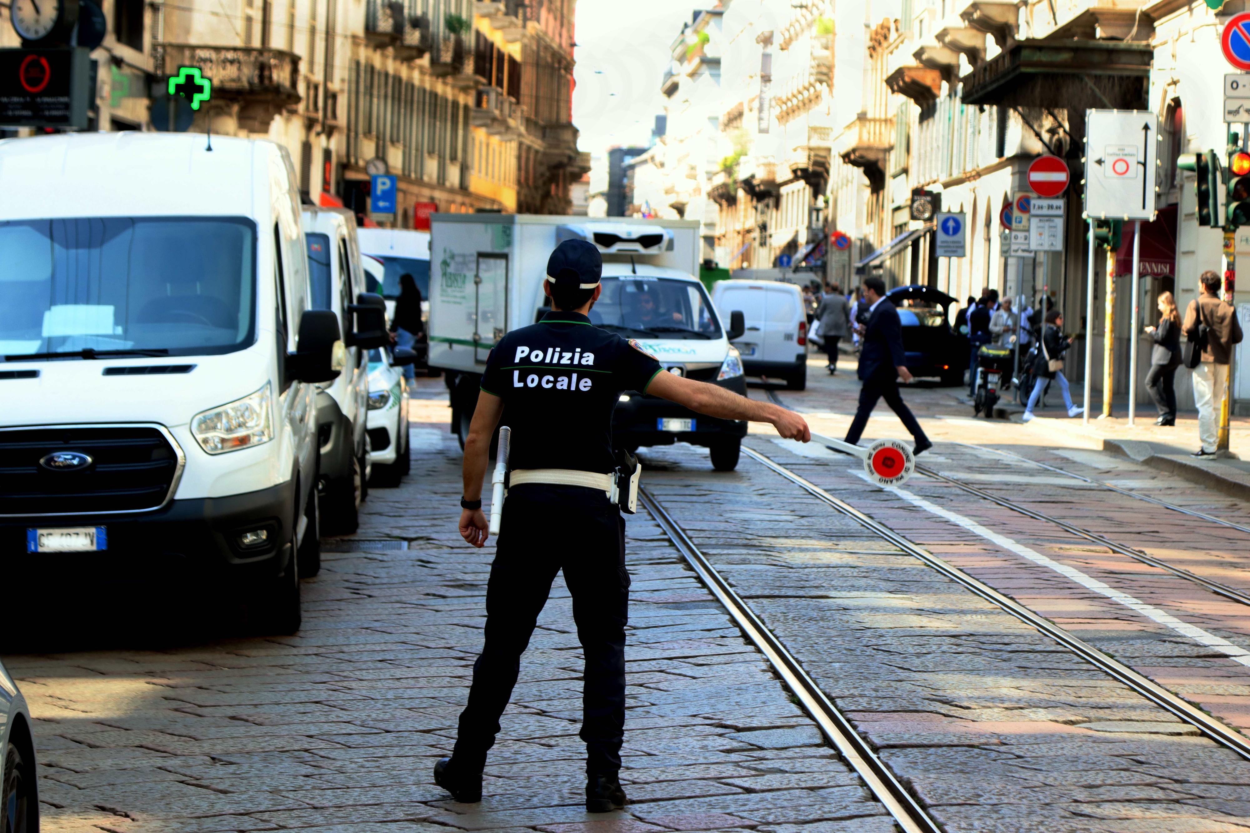 milanesi flagellati da multe e autovelox nel 2024 le infrazioni al codice della strada sono costate 205 milioni di euro da Ilgiorno.it milanesi flagellati da multe e autovelox nel 2024 le infrazioni al codice della strada sono costate 205 milioni di euro