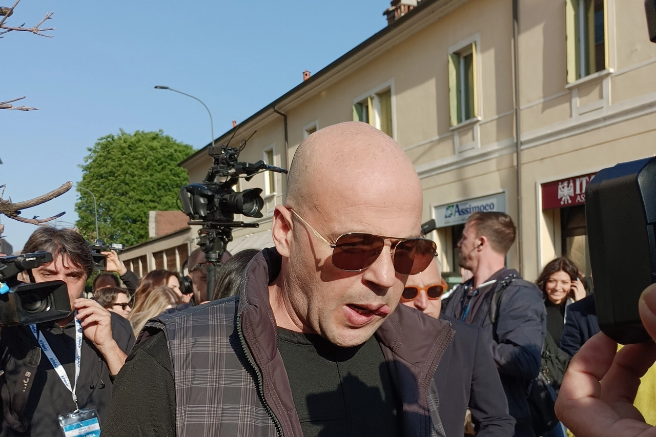 L'arrivo di Azouz Marzouk in aula a Brescia