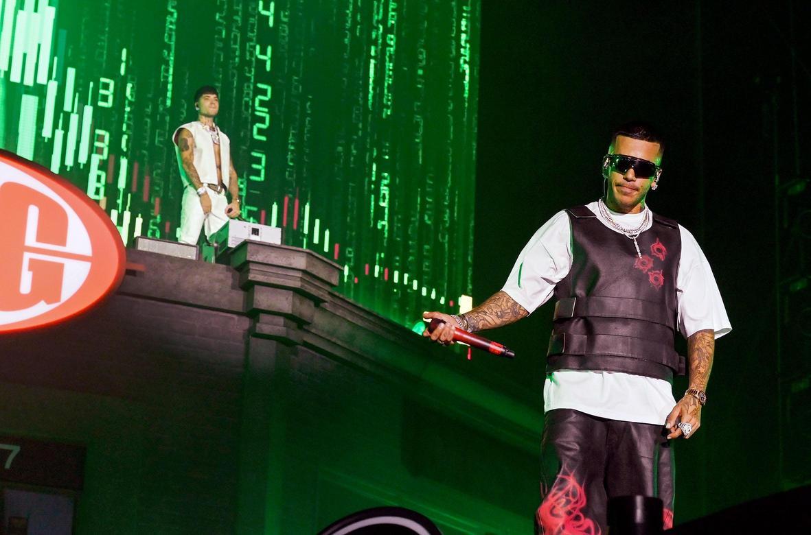 Va al concerto “trap“ e sfila 19 collane d’oro