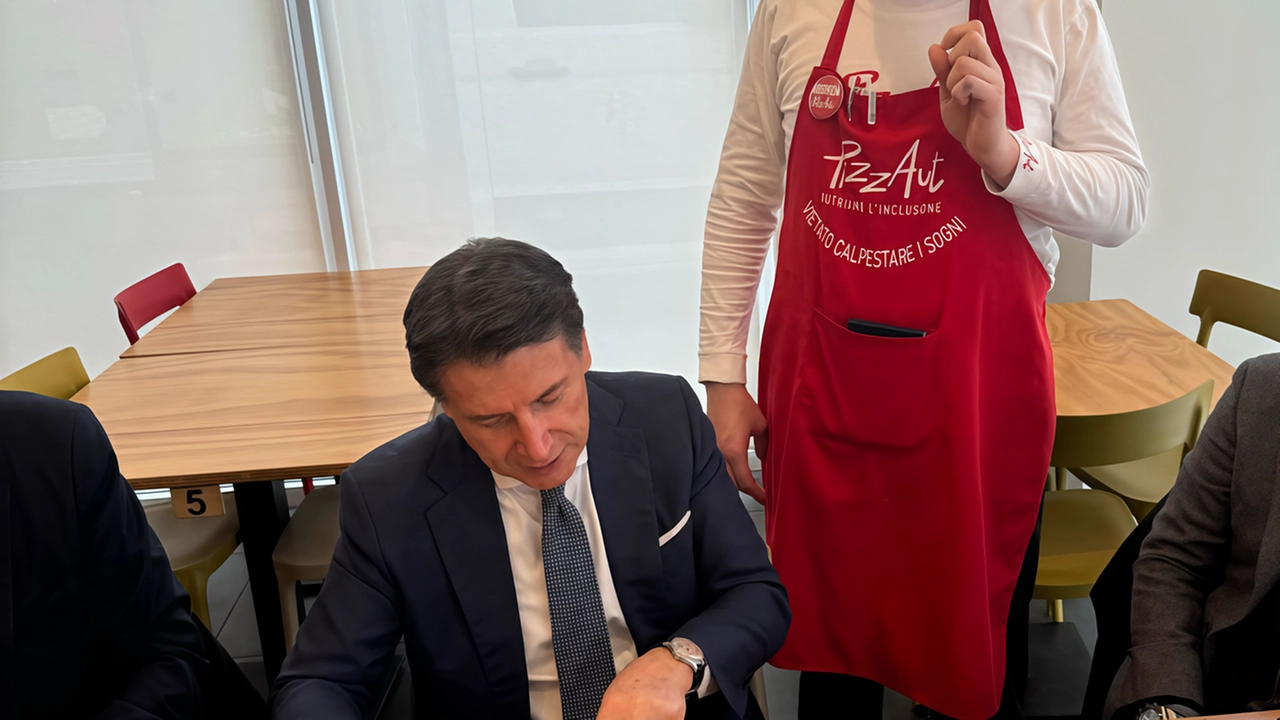 Dopo il furto subìto dal locale di Cassina, Nico Acampora aveva chiesto a tutti "di venire a mangiare a PizzAut... Dopo il furto subìto dal locale di Cassina, Nico Acampora aveva chiesto a tutti "di venire a mangiare a PizzAut...