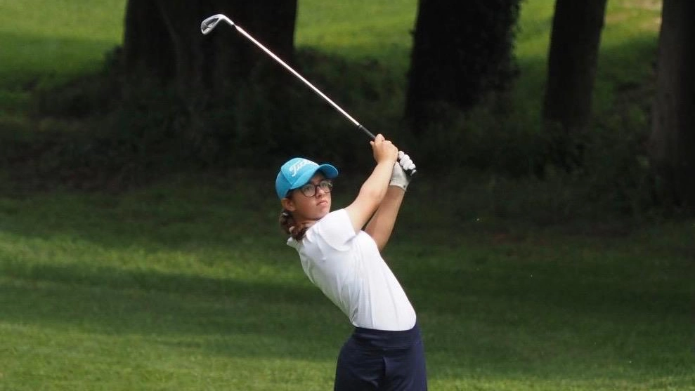 Stella Vittoria Colombo gioca al Golf Milano e viene seguita dai maestri Claudio Viganò Roberto Recchione e Roberto Zappa Frequenta l’International School