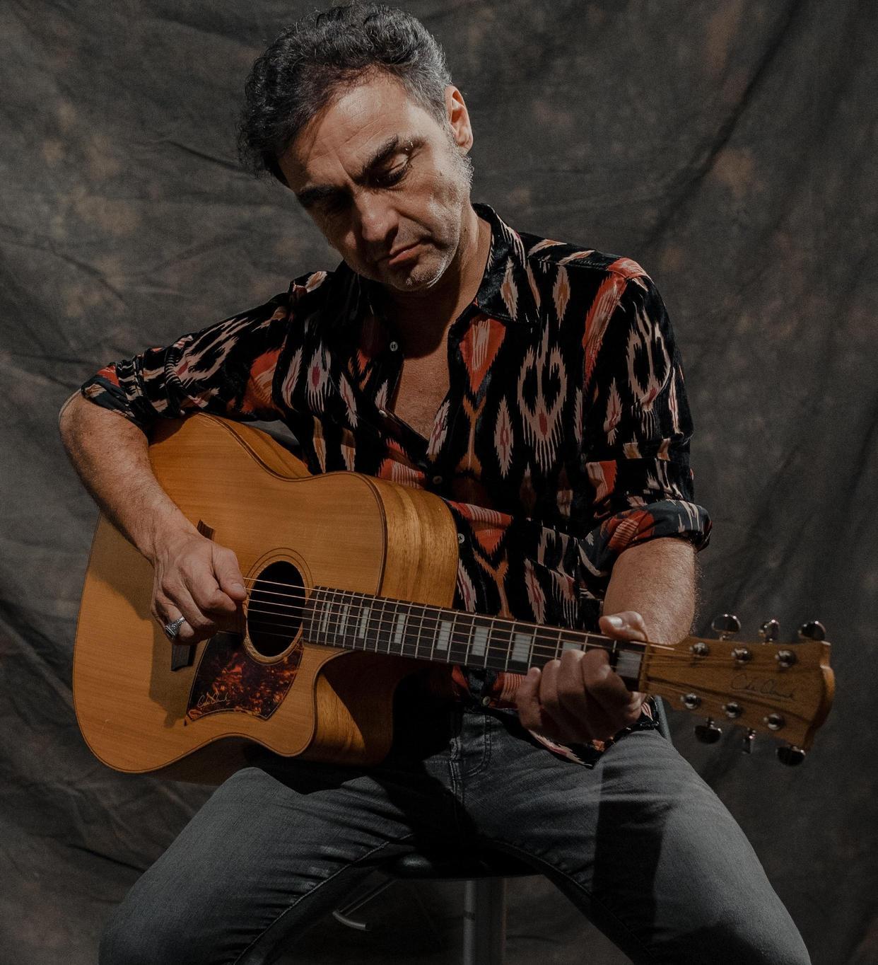 A Desio “Salutami tuo fratello”. Le note spettinate di Marco Ligabue A Desio “Salutami tuo fratello”. Le note spettinate di Marco Ligabue