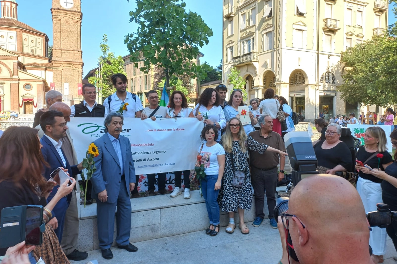 La manifestazione questo pomeriggio in piazza San Magno