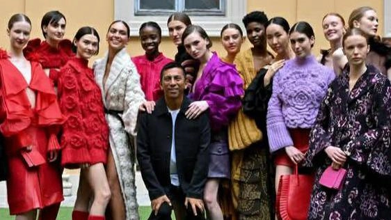 Lo stilista peruviano Jorge Luis Salinas ha presentato la sua collezione alla Milano Fashion Week Lo stilista peruviano Jorge Luis Salinas ha presentato la sua collezione alla Milano Fashion Week