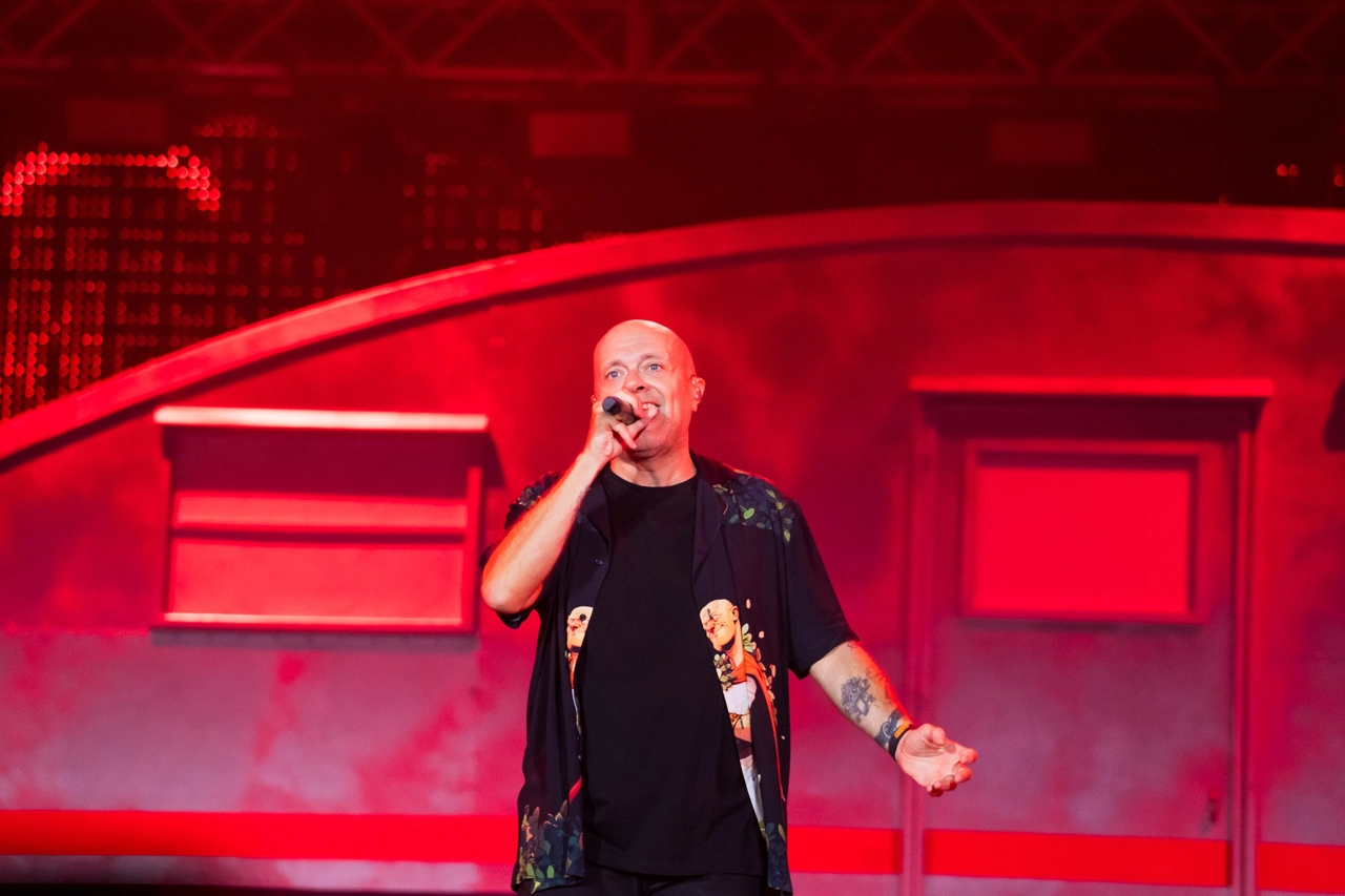 Max Pezzali, al via le tre date live a San Siro di 'Max Forever - Hits only' (Foto Luca Marenda)