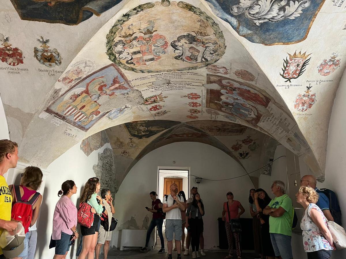 Spluga e cascate dell’Acquafraggia. I turisti scelgono la Valchiavenna