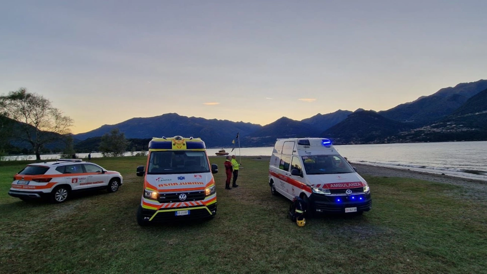 I soccorritori sulle rive del lago di Como a Colico I soccorritori sulle rive del lago di Como a Colico