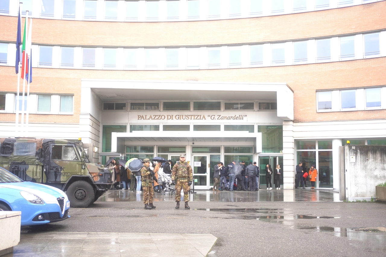 Palazzo di giustizia a Brescia questa mattina