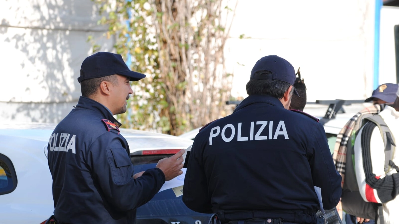 Un controllo di Polizia (Immagine d'archivio) Un controllo di Polizia (Immagine d'archivio)